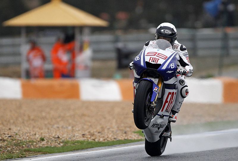 Jorge Lorenzo: "Valentino tiene talento suficiente para ir rápido en cualquier moto"