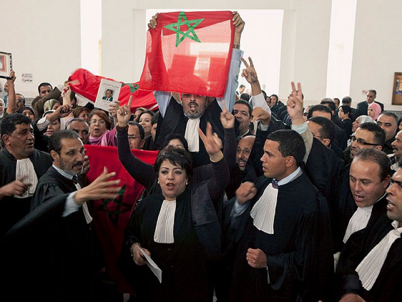 Activistas marroquíes agreden a dos periodistas españoles en un juicio contra saharauis