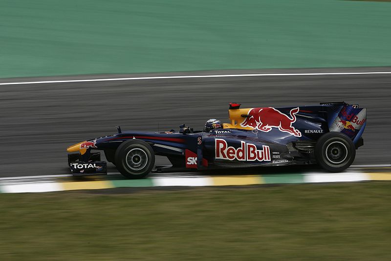 Alonso, a la estela de los Red Bull en la segunda sesión libre