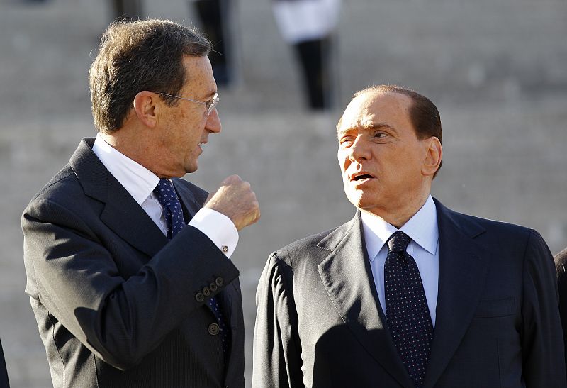 Berlusconi y Fini apuran el baile electoral en Italia