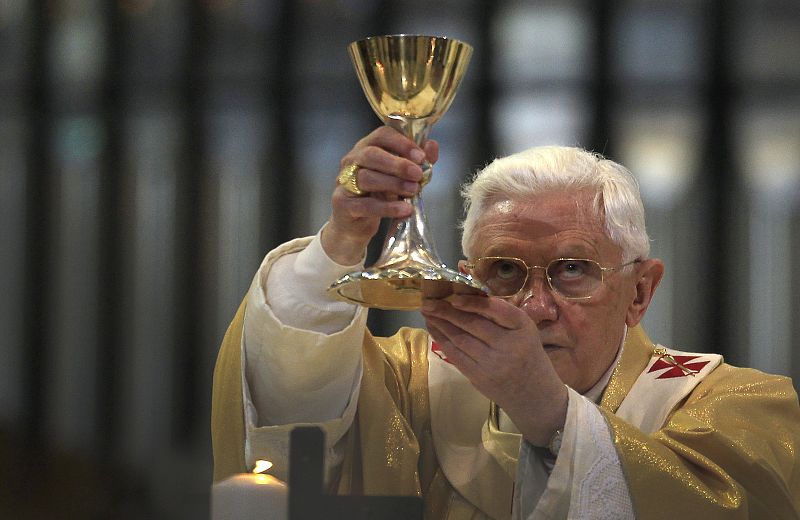 El Papa convoca a todos sus cardenales para tratar los escándalos de pederastia