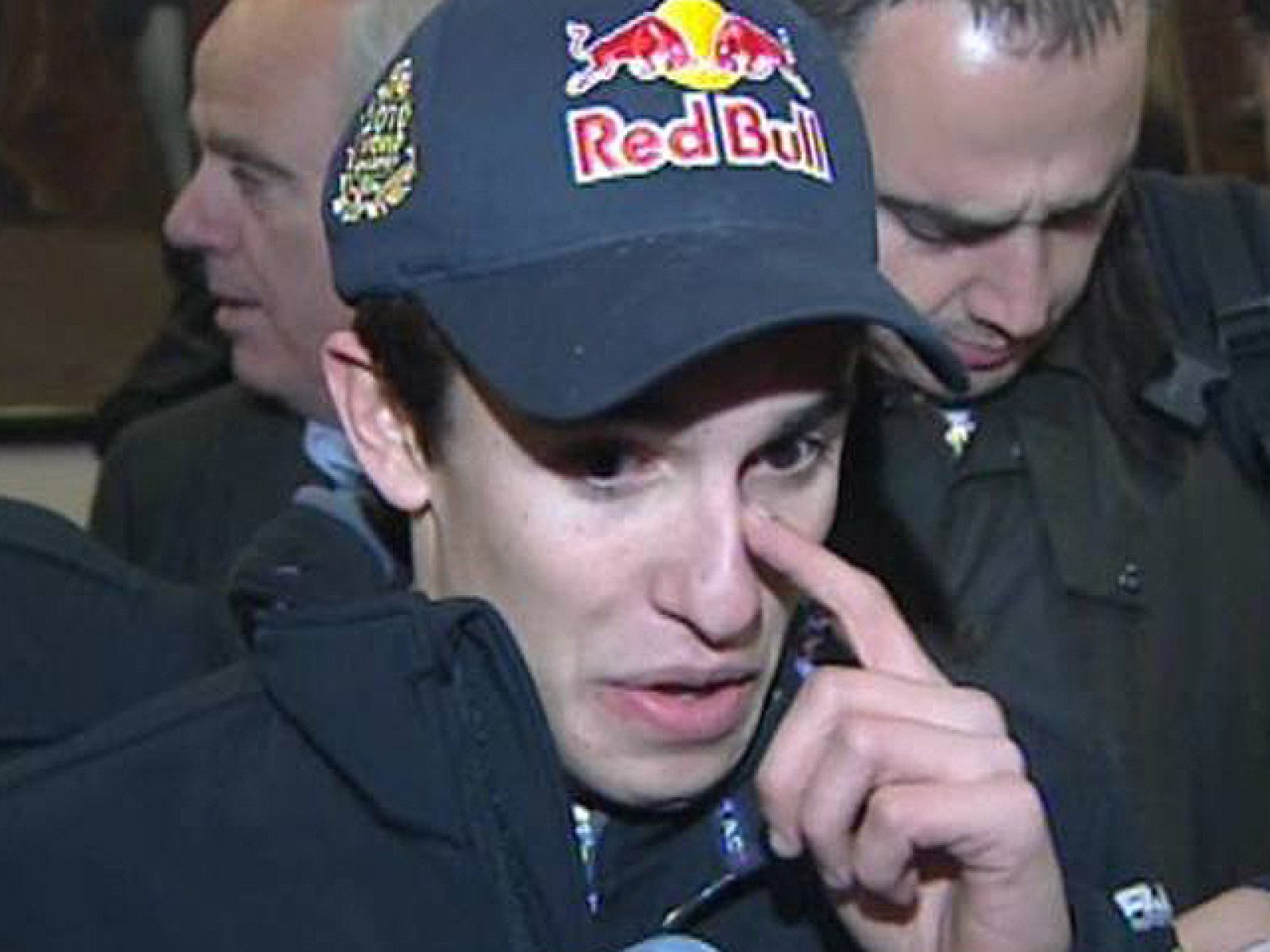 El pueblo natal de Marc Márquez, nuevo campeón del mundo de 125 cc, se ha volcado con su vecino, que ha celebrado el triunfo con sus paisanos.