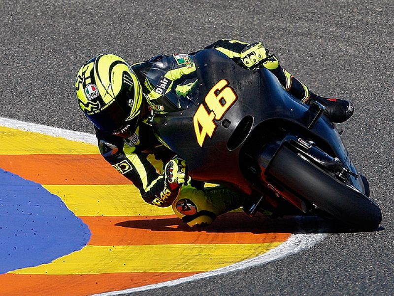 Expectación en Cheste con el estreno de Valentino Rossi sobre la Ducati GP11