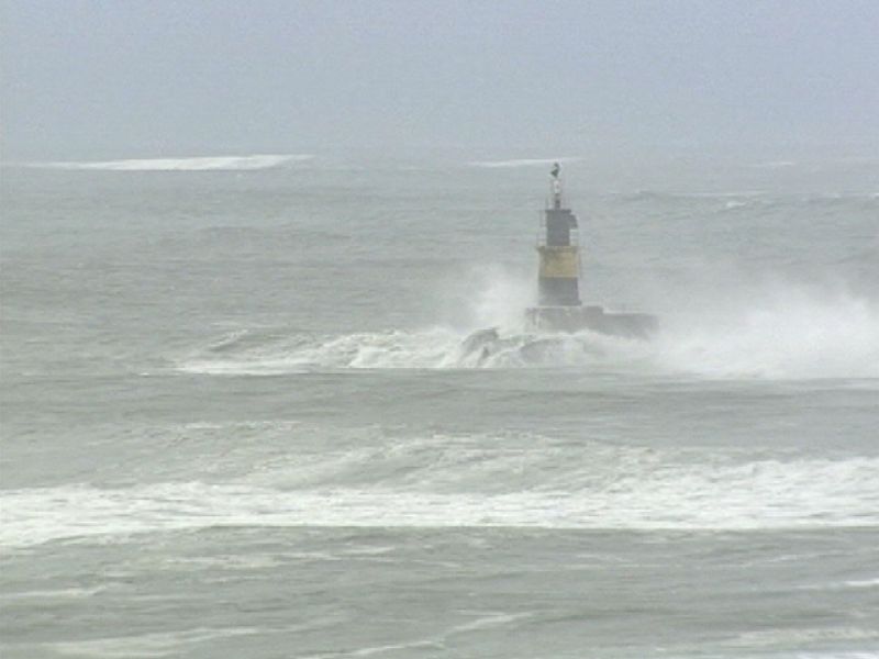 El temporal de viento siembra el caos en la península