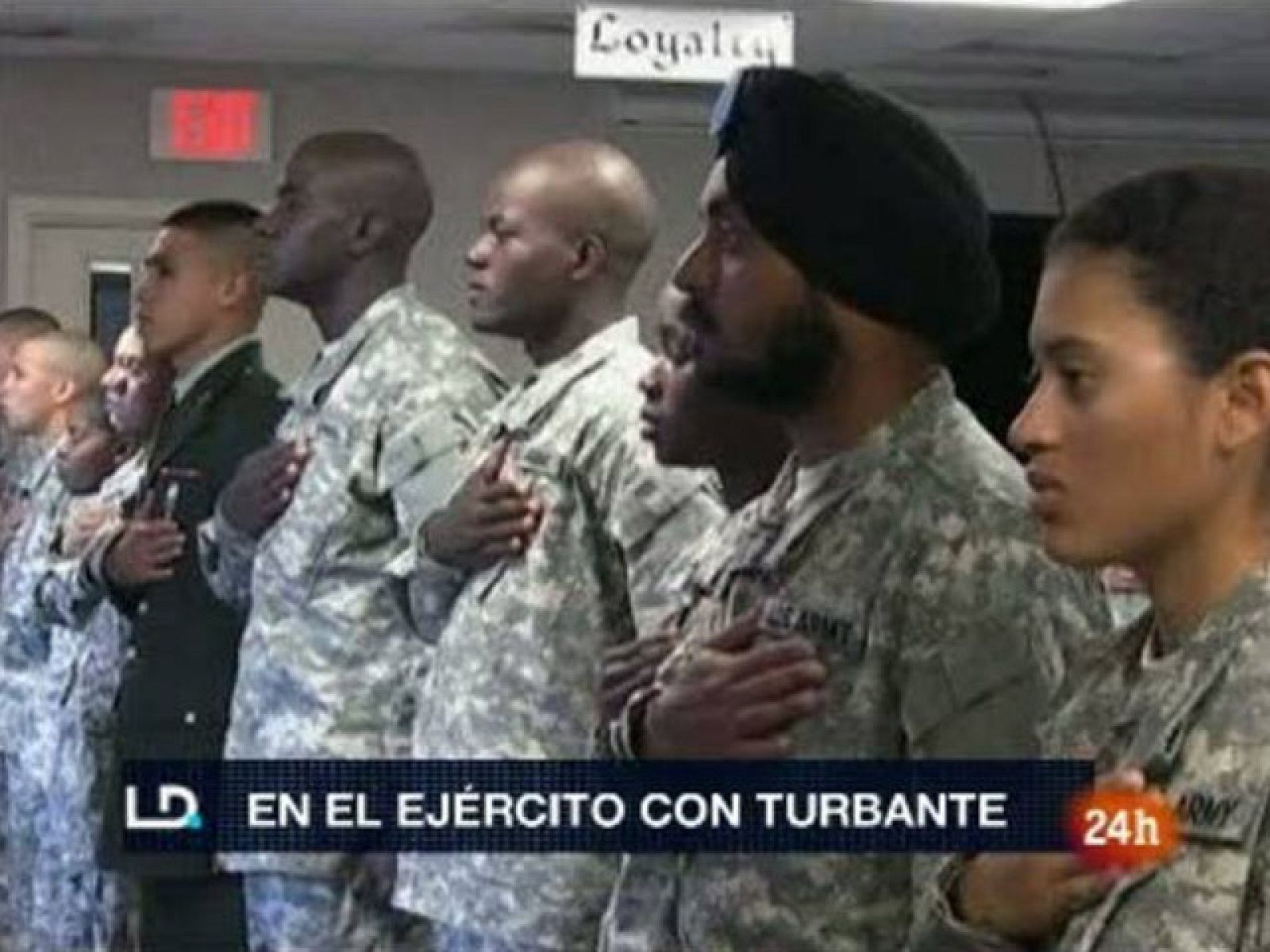 Simran Lamba , el primer soldado con turbante en el ejército de EE.UU.