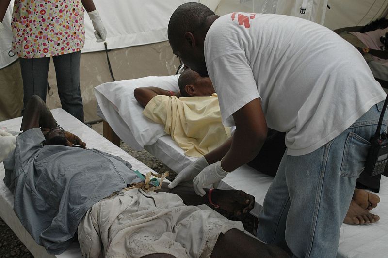 El cólera avanza en Haití cobrándose decenas de víctimas al día