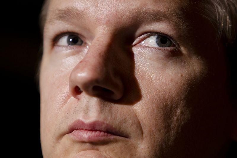 Suecia ordena la detención y el ingreso en prisión del fundador de Wikileaks por un delito sexual