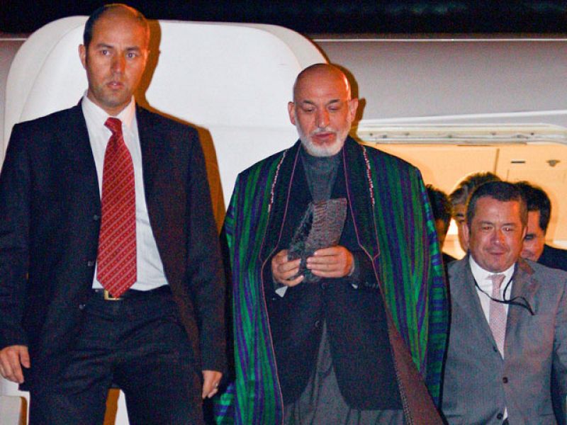 La OTAN busca en Lisboa reinventarse y poner fecha al fin del "error" de Afganistán