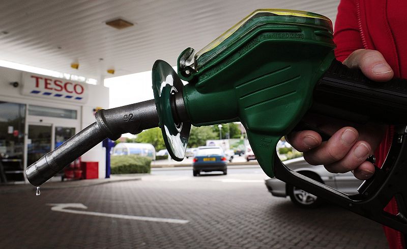 La gasolina y el gasóleo se encarecen un 2,2% y marcan máximo anual