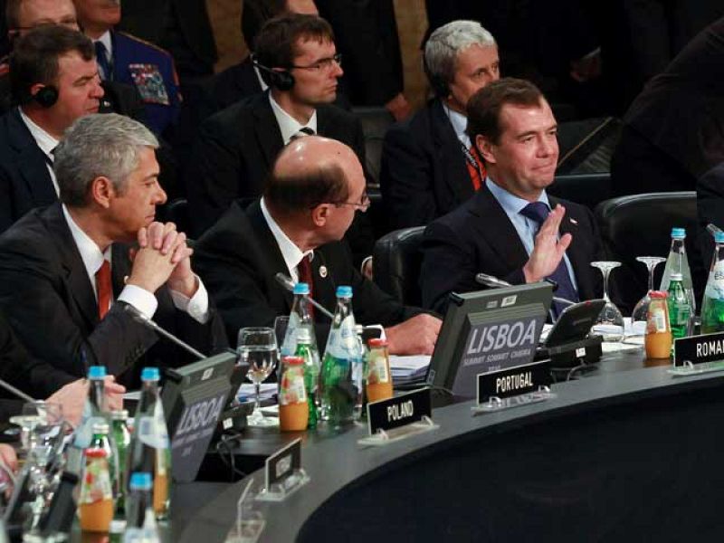 La OTAN aprueba la salida de tropas de Afganistán desde la primavera de 2011