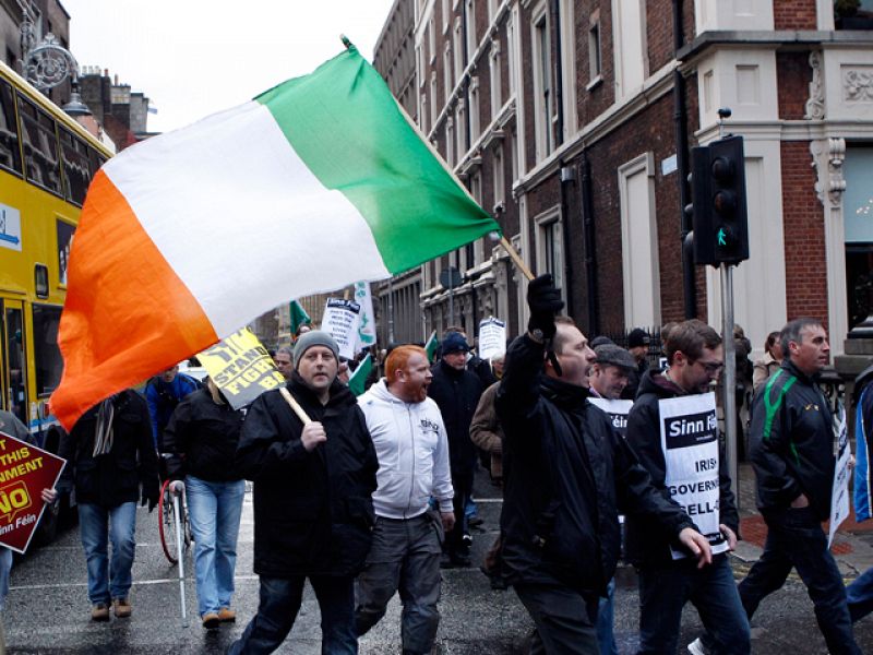 La Bolsa de Madrid cae un 2,68% en un entorno de pérdidas generalizadas por Irlanda