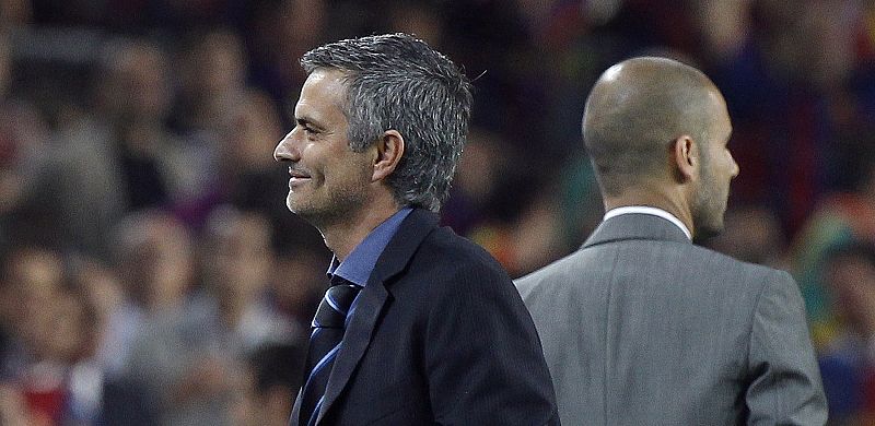 José Mourinho y Pep Guardiola, choque de contrarios en el Camp Nou