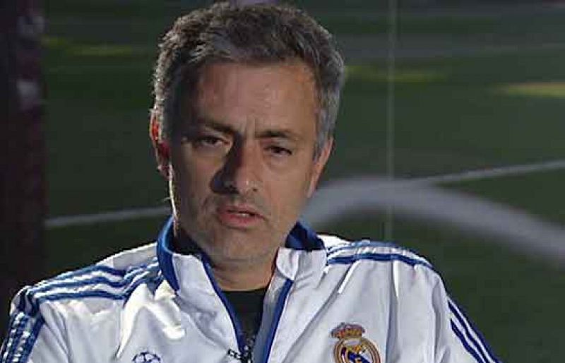 Mourinho convoca a Sergio Canales para el partido ante el Ajax