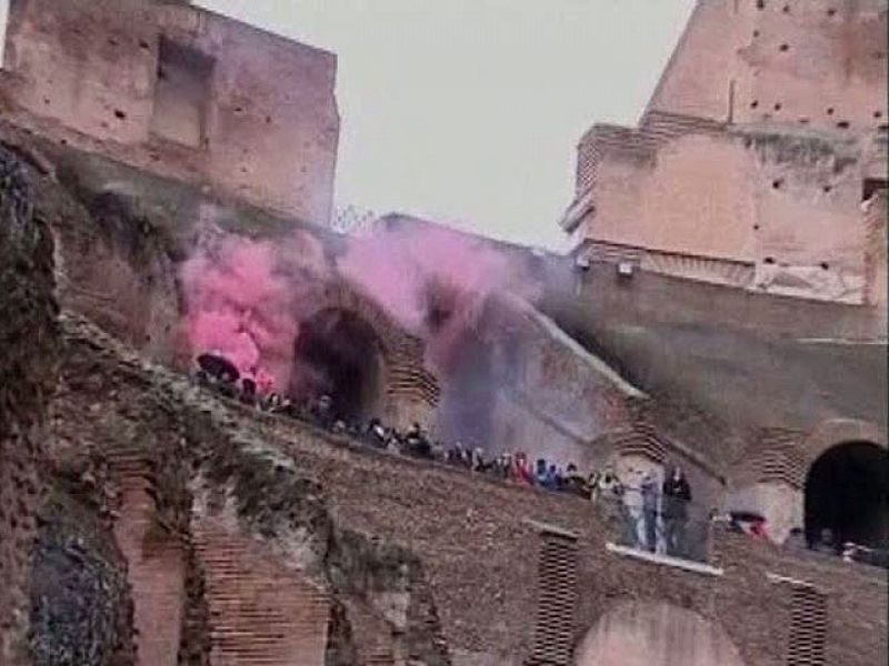 Los estudiantes italianos toman la Torre de Pisa en su guerra contra la reforma de la educación