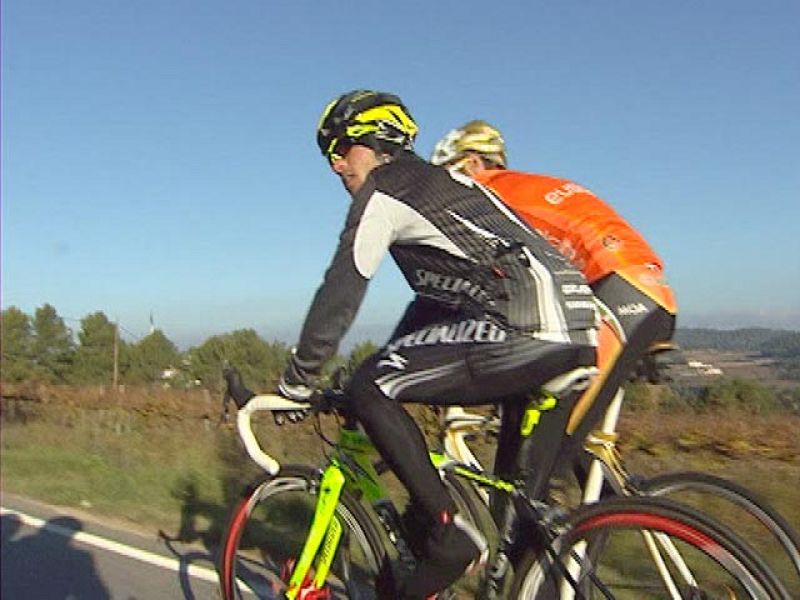 Toni Elías cumple su promesa y sube a Montserrat