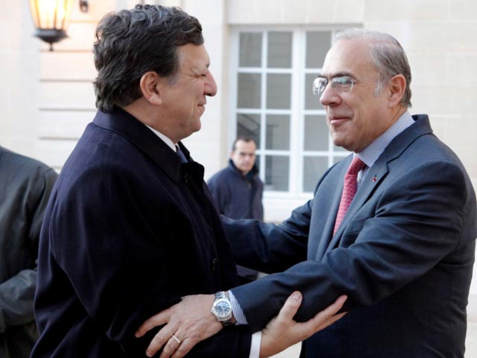 Barroso niega que la UE prepare un rescate para España o Portugal | Ver