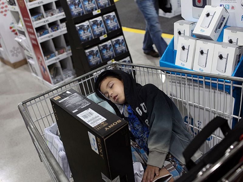 Los estadounidenses se lanzan a la caza de la ganga en otro 'Black Friday' contra la crisis