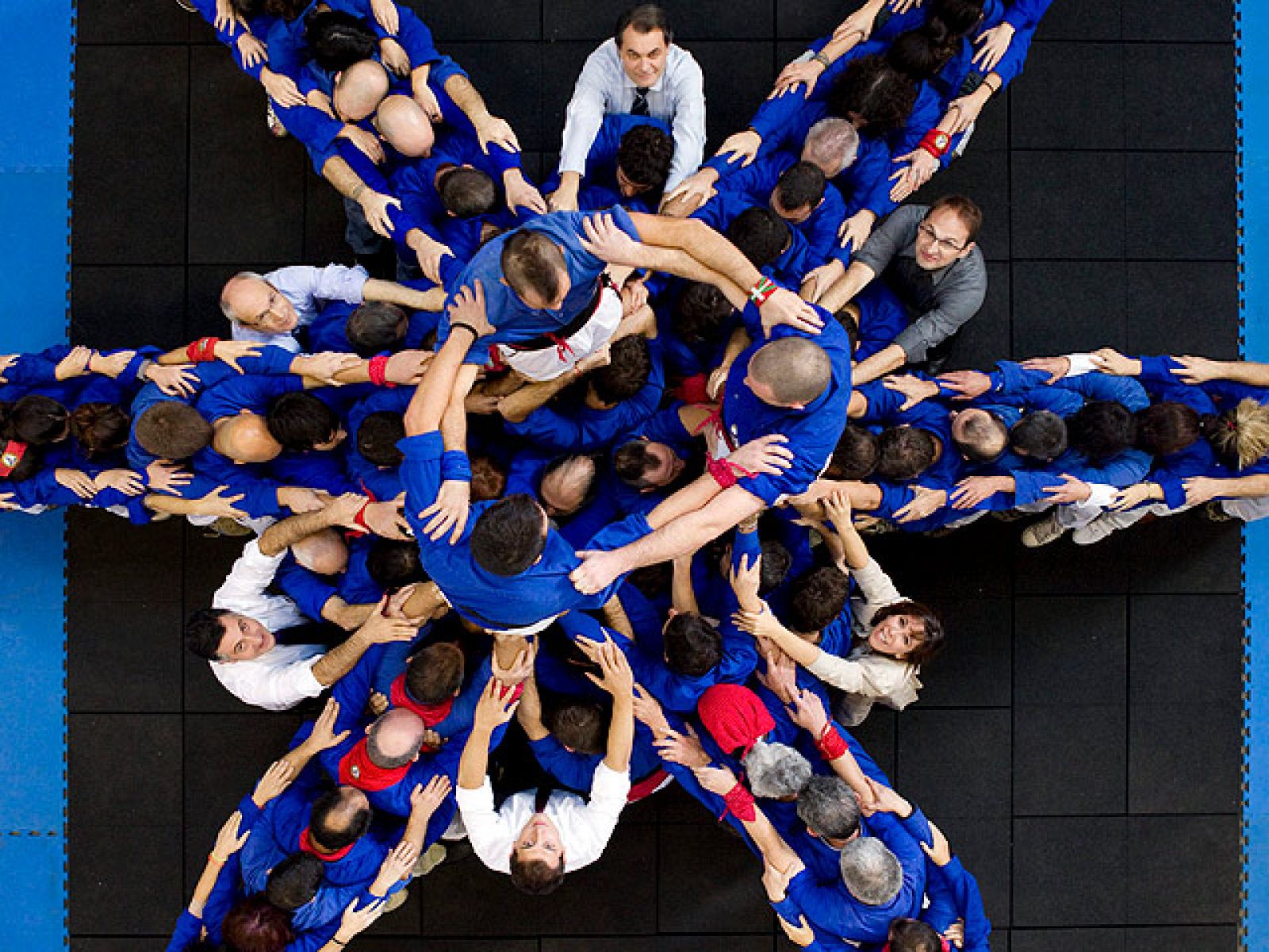 Los candidatos a las catalanas se fotografían en la jornada electoral | Ver