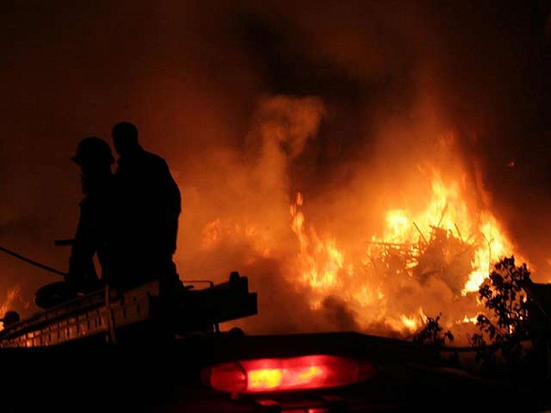 Al menos once muertos al estrellarse un avión de carga en el sur de Pakistán