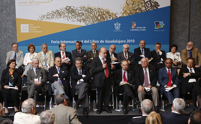 La "ye" y la "i griega" conviven en la nueva Ortografía, aprobada este domingo en México