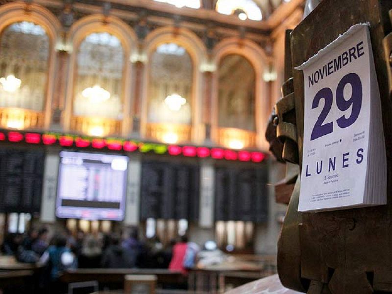 La Bolsa pierde un 2,33% y la deuda española registra un nuevo máximo