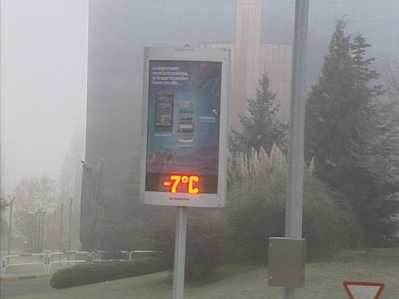 Alerta roja en Canarias por fuertes vientos y otras 35 provincias en alerta por nieve, frío y lluvia