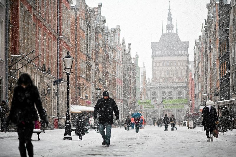 El temporal de frío en Europa deja ya 30 muertos en Polonia y más dificultades en los transportes