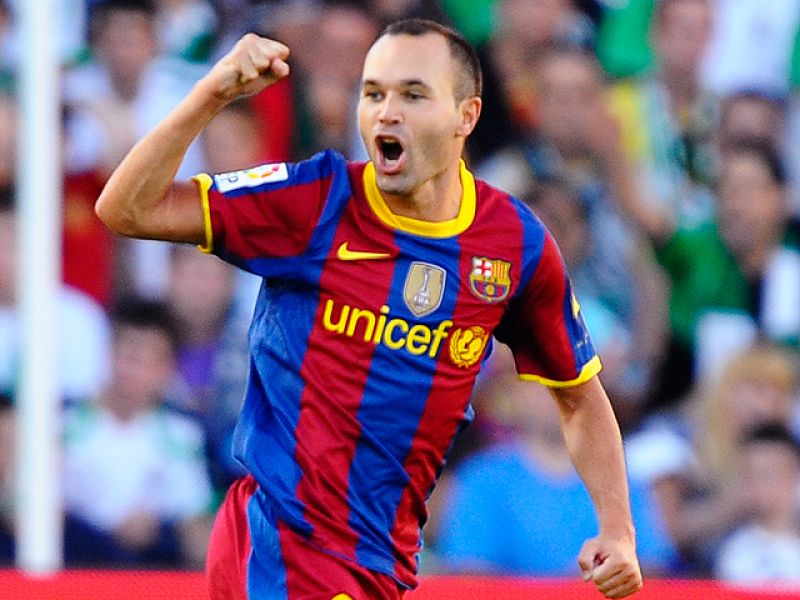 Iniesta, rapidez e inteligencia en el mediocampo