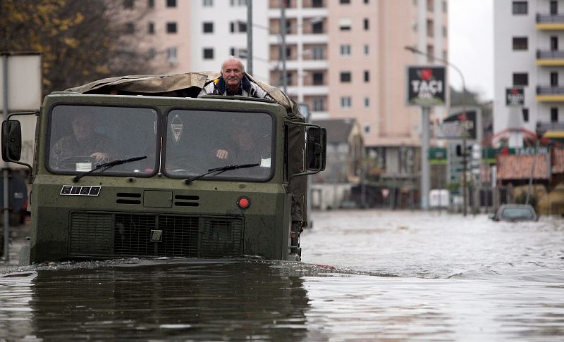 Albania pide ayuda a la OTAN para luchar con los efectos de las inundaciones