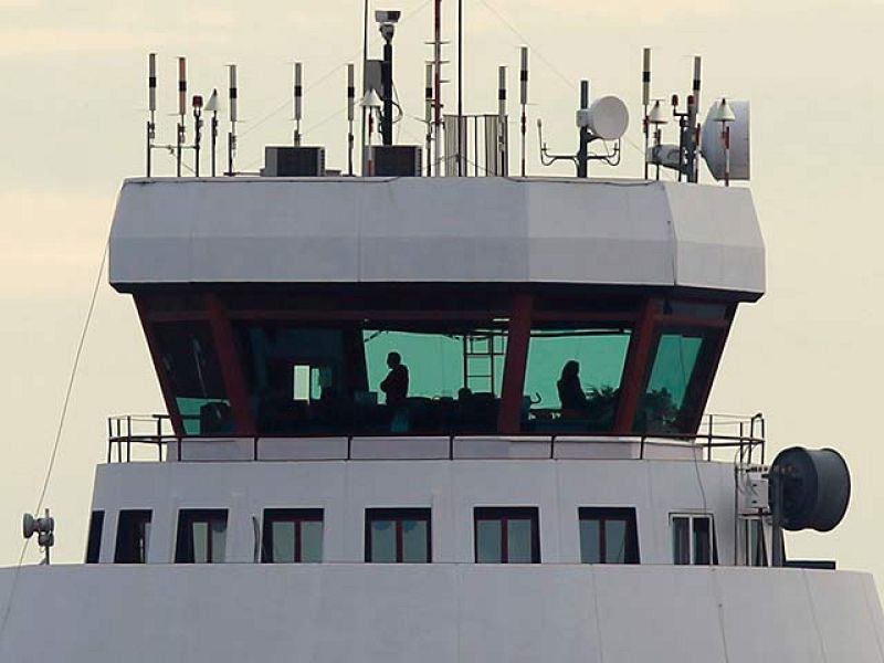 El sindicato de controladores reconoce que reciben un trato "exquisito" de los militares