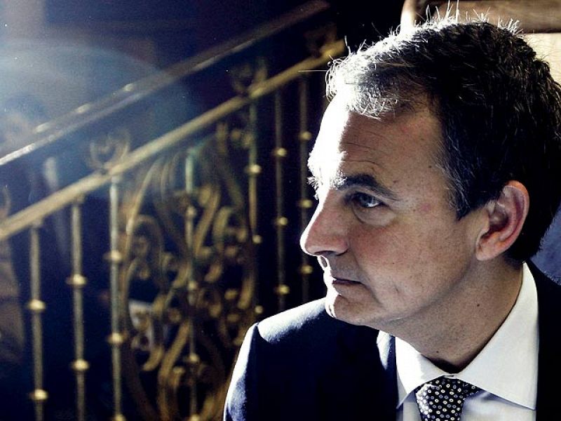 Zapatero califica el estado de alarma de "necesidad ante una calamidad pública"
