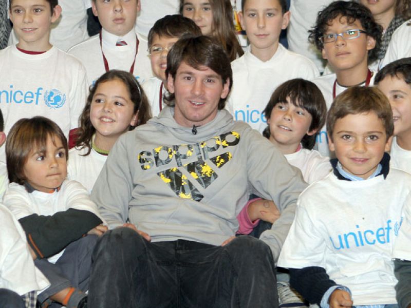 Messi reparte ilusión entre los más pequeños