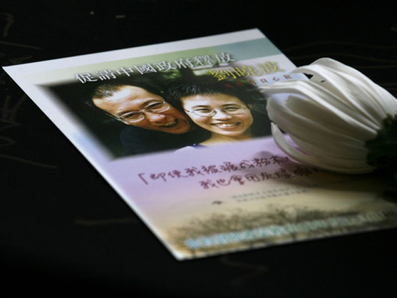 China censura y critica el "teatro político" de la ceremonia de entrega del Nobel a Xiaobo