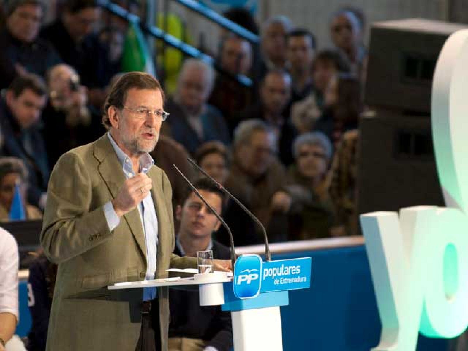Rajoy critica la gestión de la crisis de los aeropuertos