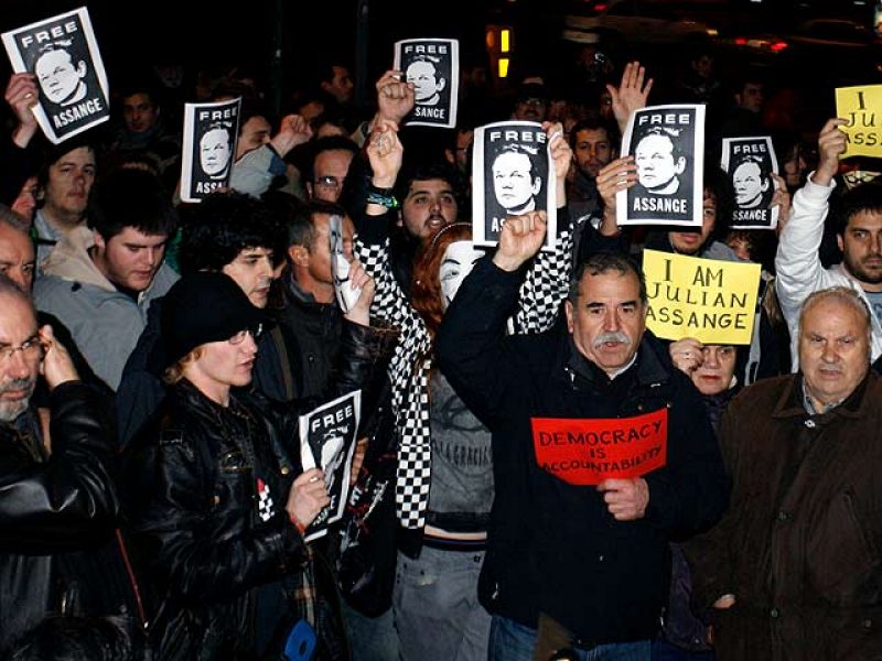 Cientos de personas se manifiestan en España y Sudamérica por la libertad de Assange