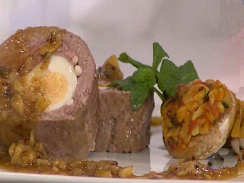 Brazo de ternera relleno de jamón y piñones (14/12/10)