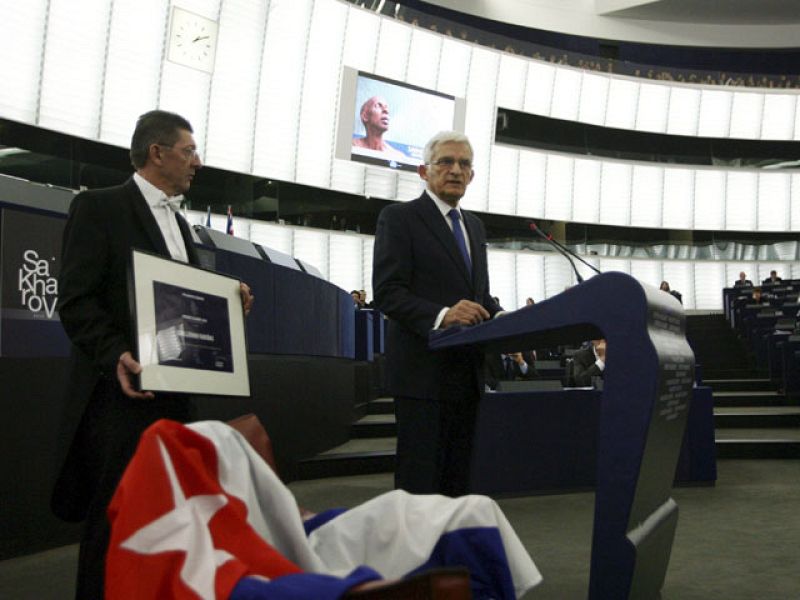 Fariñas pide a la UE que no se deje engañar por "cantos de sirena" de La Habana