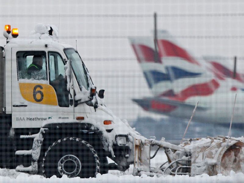 El temporal de frío y nieve origina un nuevo caos en el transporte en Europa