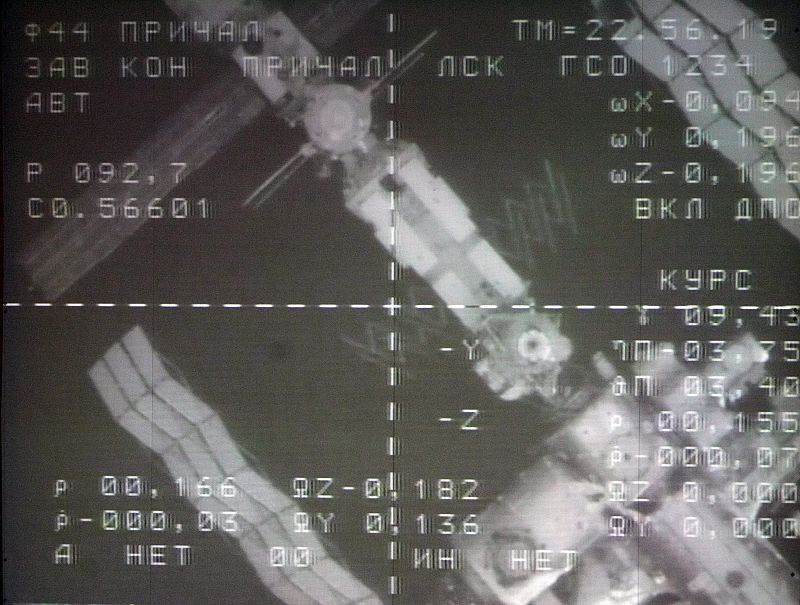 La nave rusa Soyuz con tres astronautas se acopla a la Estación Espacial Internacional