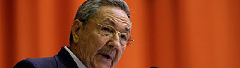 Raúl Castro: "O rectificamos o nos hundimos"