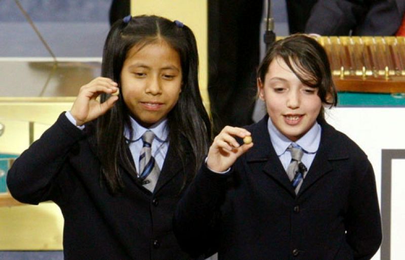 Treinta y seis niños preparan sus voces para cantar los premios de la Loteria de Navidad