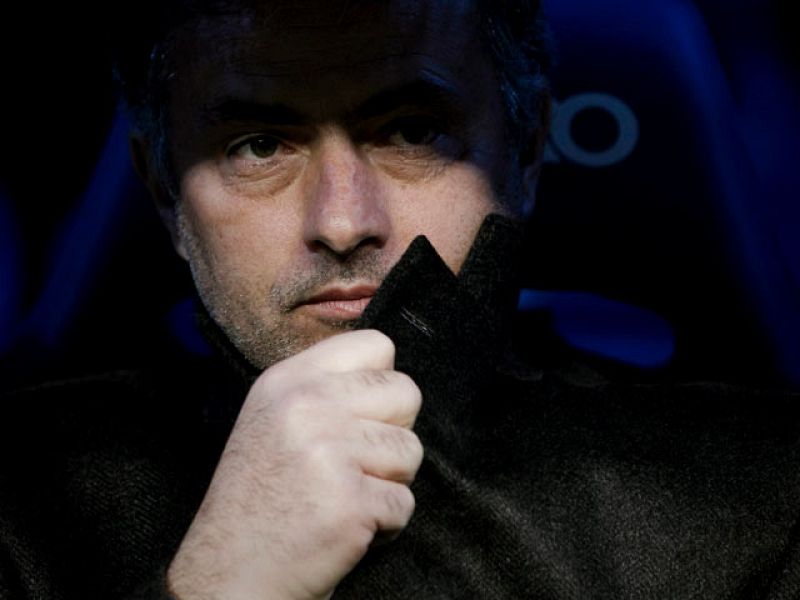 Mourinho: "Mi equipo merece que el club lo defienda"