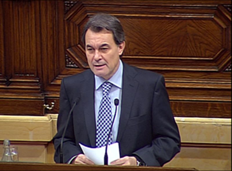 Artur Mas investido presidente de la Generalitat gracias a la abstención del PSC