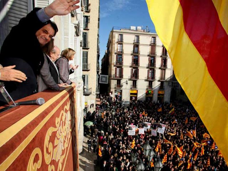 Artur Mas promete el cargo: "Me encuentro un país plagado de problemas pero con esperanza"