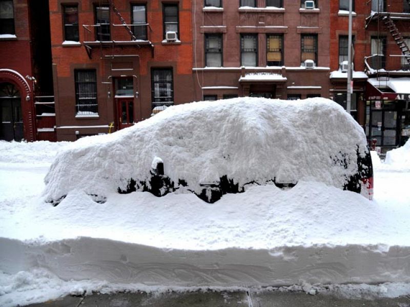 El temporal de frío, viento y nieve paraliza Nueva York, que continúa aislada por aire