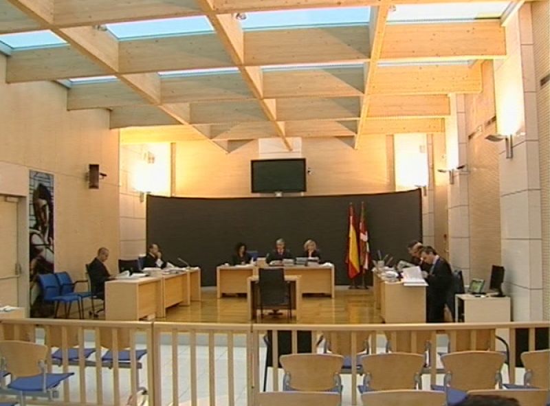 Condenados 4 de los 15 guardias acusados de torturar a los etarras de la T-4