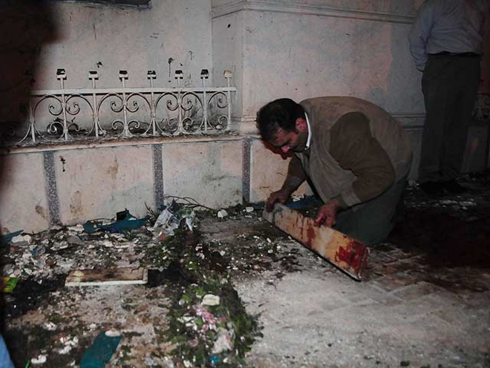 Un coche bomba mata a 21 personas frente a una iglesia cristiana en Alejandría (Egipto)