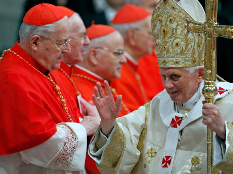 El Papa Benedicto XVI pide a los cristianos que no cedan al desaliento y las persecuciones