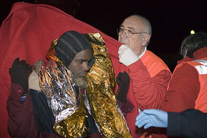 Interceptados 37 inmigrantes subsaharianos en las costas andaluzas
