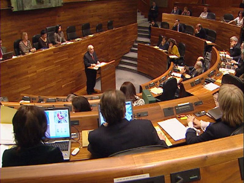 El vicepresidente del parlamento asturiano renuncia a su acta tras la salida de Cascos del PP